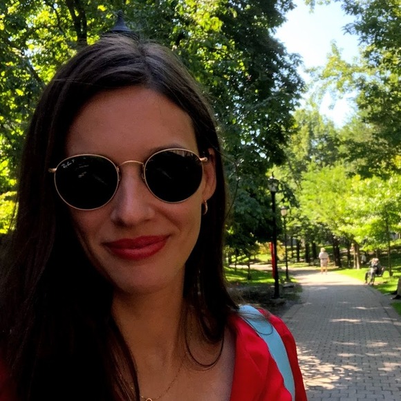 Meet your Posher, Meredith - Picture 1 of 1